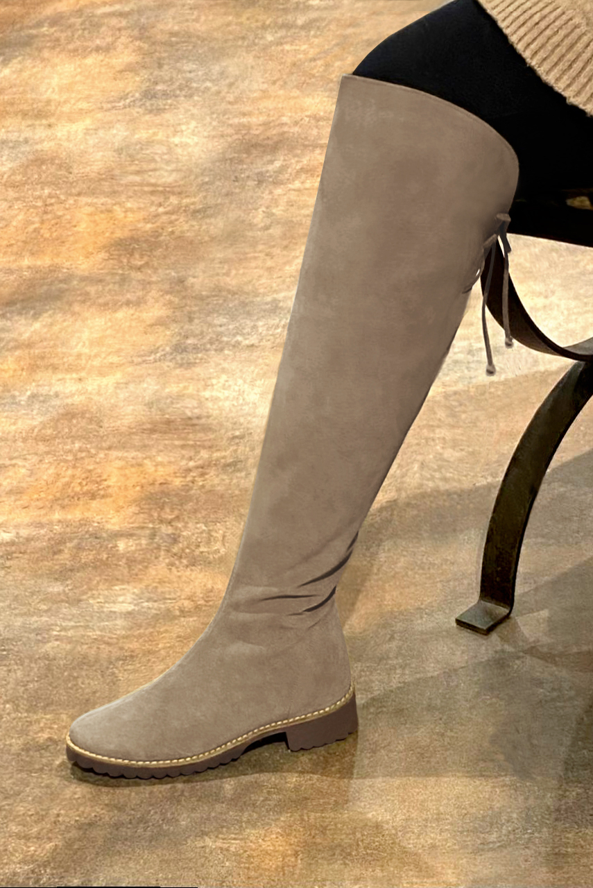 Tan beige women's leather thigh-high boots. Round toe. Flat rubber soles. Made to measure. Worn view - Florence KOOIJMAN